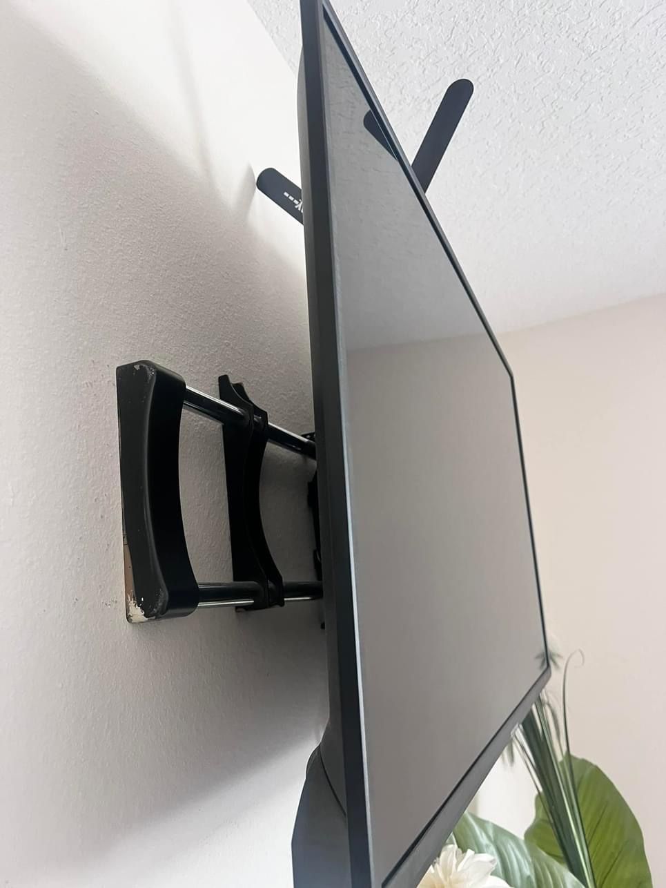 Sceptre 42 Inch Smart TV