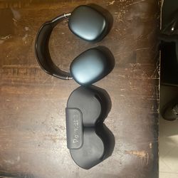 AirPod Pro max dark blue