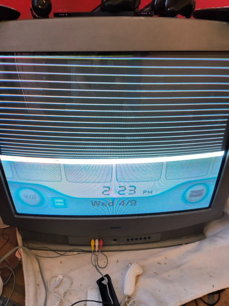 Horizontal Collapsed RCA 32" 32v420t crt tv
