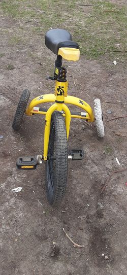 Hurry hurry now for the low tricycle good shape