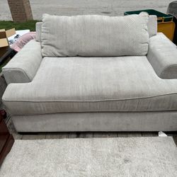 Loveseat 