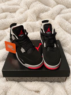 New Air Jordan Retro 4 Size 8.5 Men
