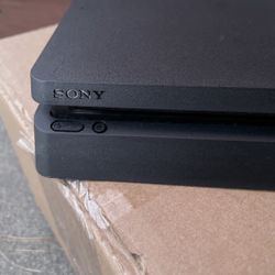 PS4 Slim