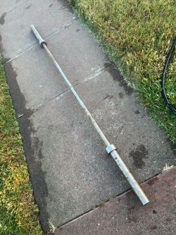 Olympic barbell 7’ft