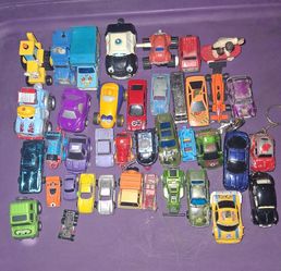 Mixed Lot of Toy Die-Cast & Plastic Cars