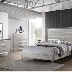 Brand new 4-Piece Bedroom sets for sale! Set includes Bed,Nightstand,Dresser and Mirror. Finance with delivery available!