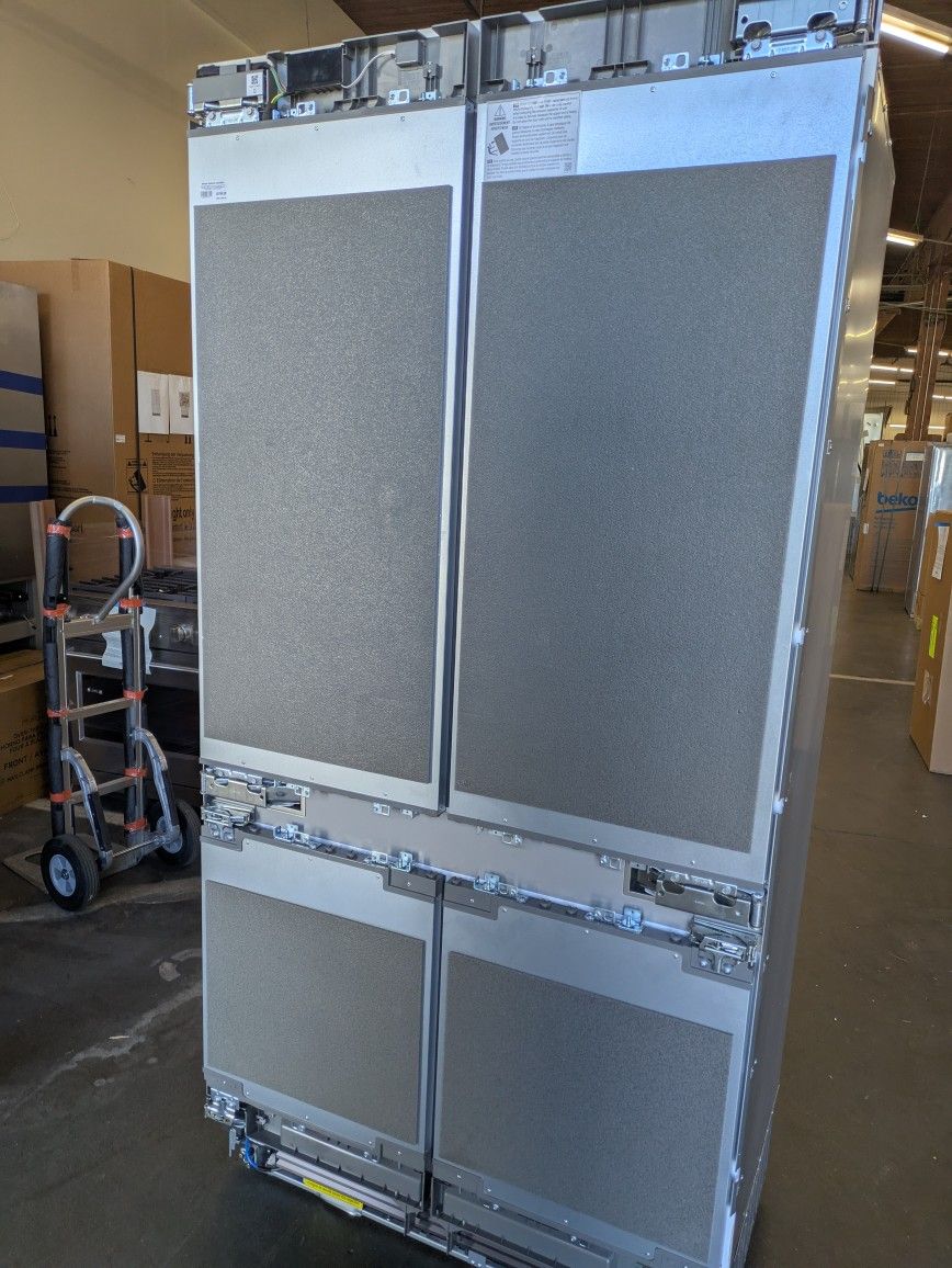 Dacor Transitional DRF425300AP
42 Inch Panel Ready Built-In 4 Door French Door Refrigerator 