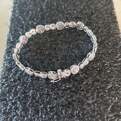 Stunning Sterling Silver Diamond  Infinity Bracelet 