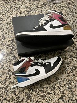 AIR JORDAN 1 MID SE (Near New Condition)