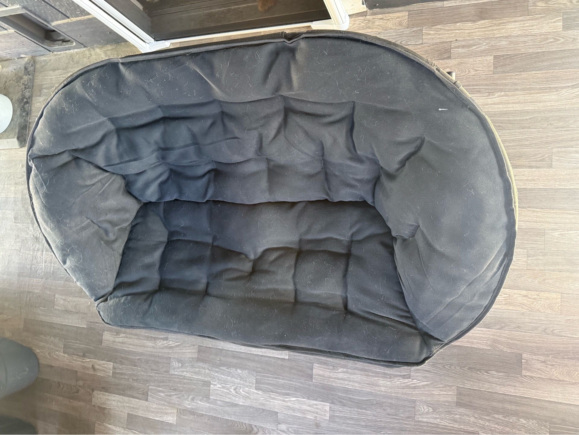 Foldable lounge chair