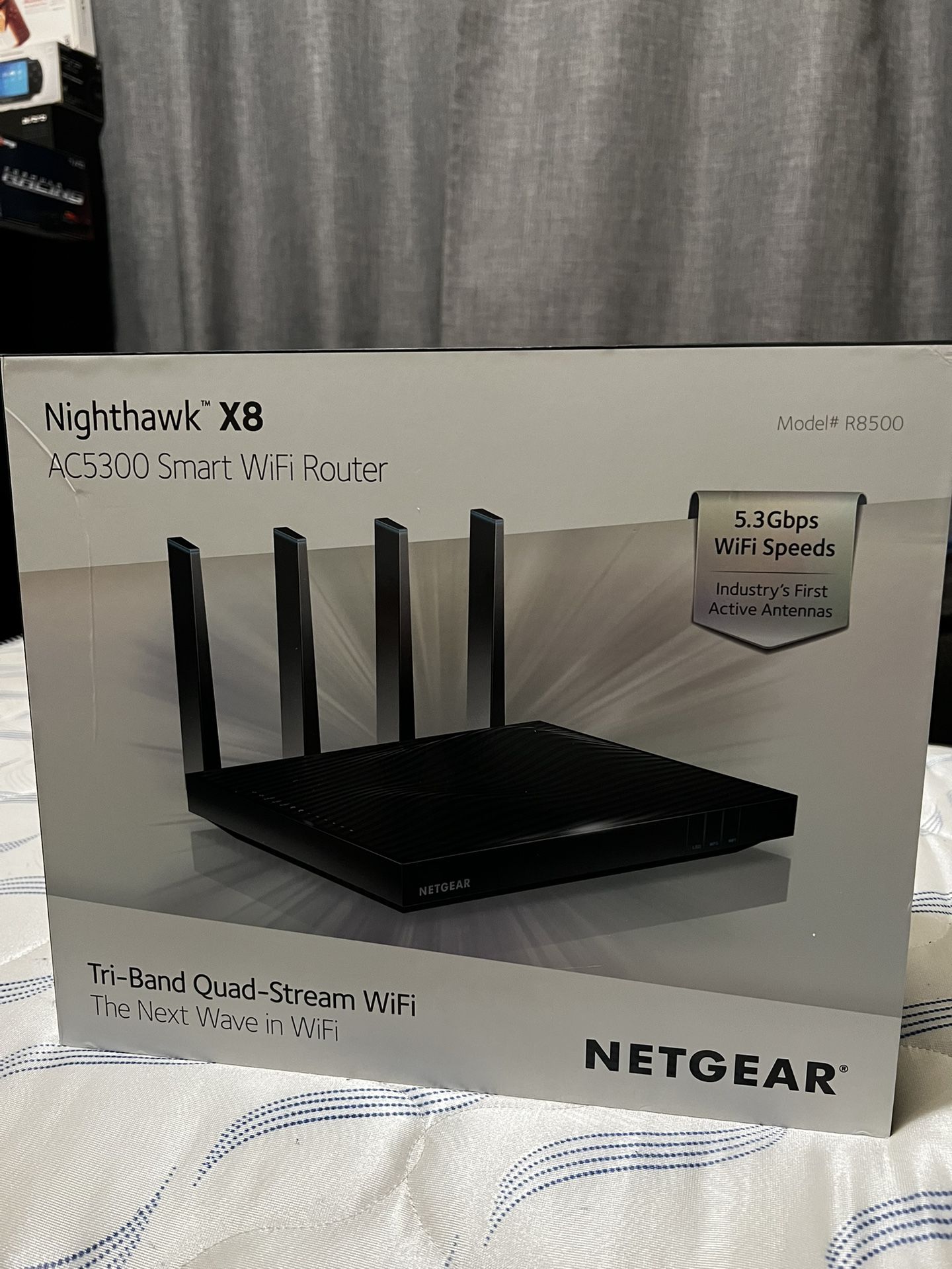 Nighthawk X8 WiFi Router