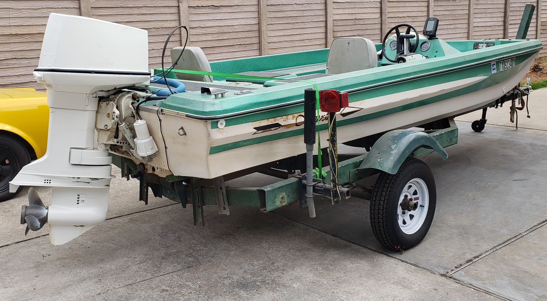 1977 Hurst Bass Boat