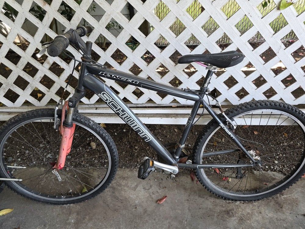 Schwinn Mountain Bike 24'