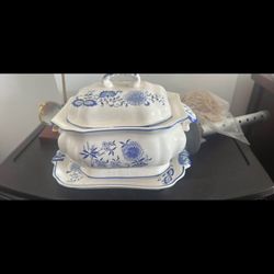 Ceramic Soup Tureen With Lid, Plate & Ladle