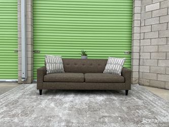 *Free Delivery* Modern Couch Sofa 3 Seater