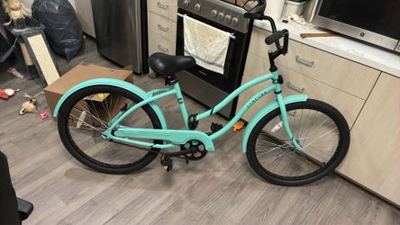 Aqua Beach cruiser with accessories