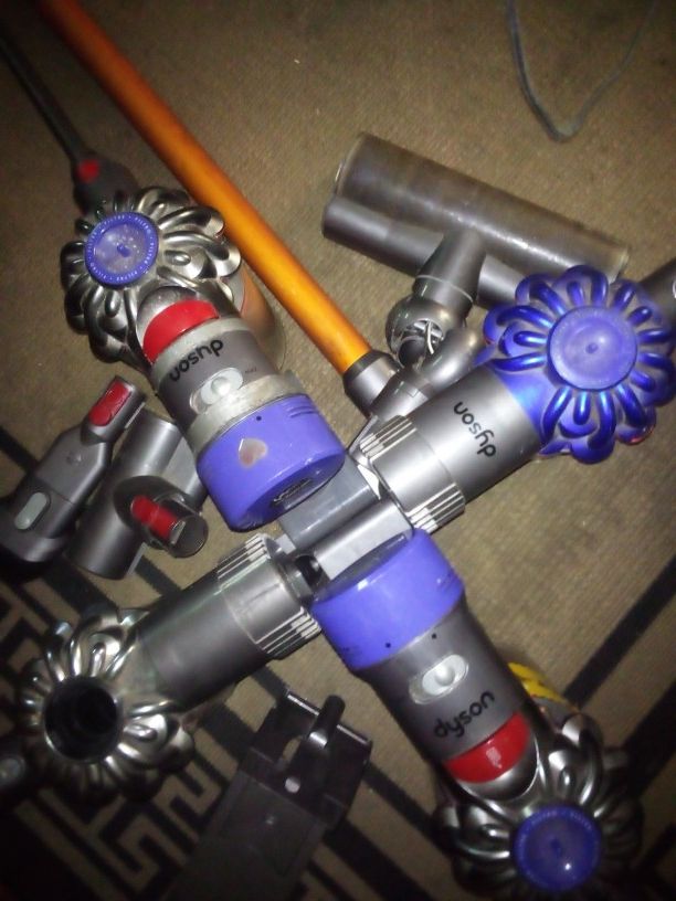 Dyson Vacs lot $100