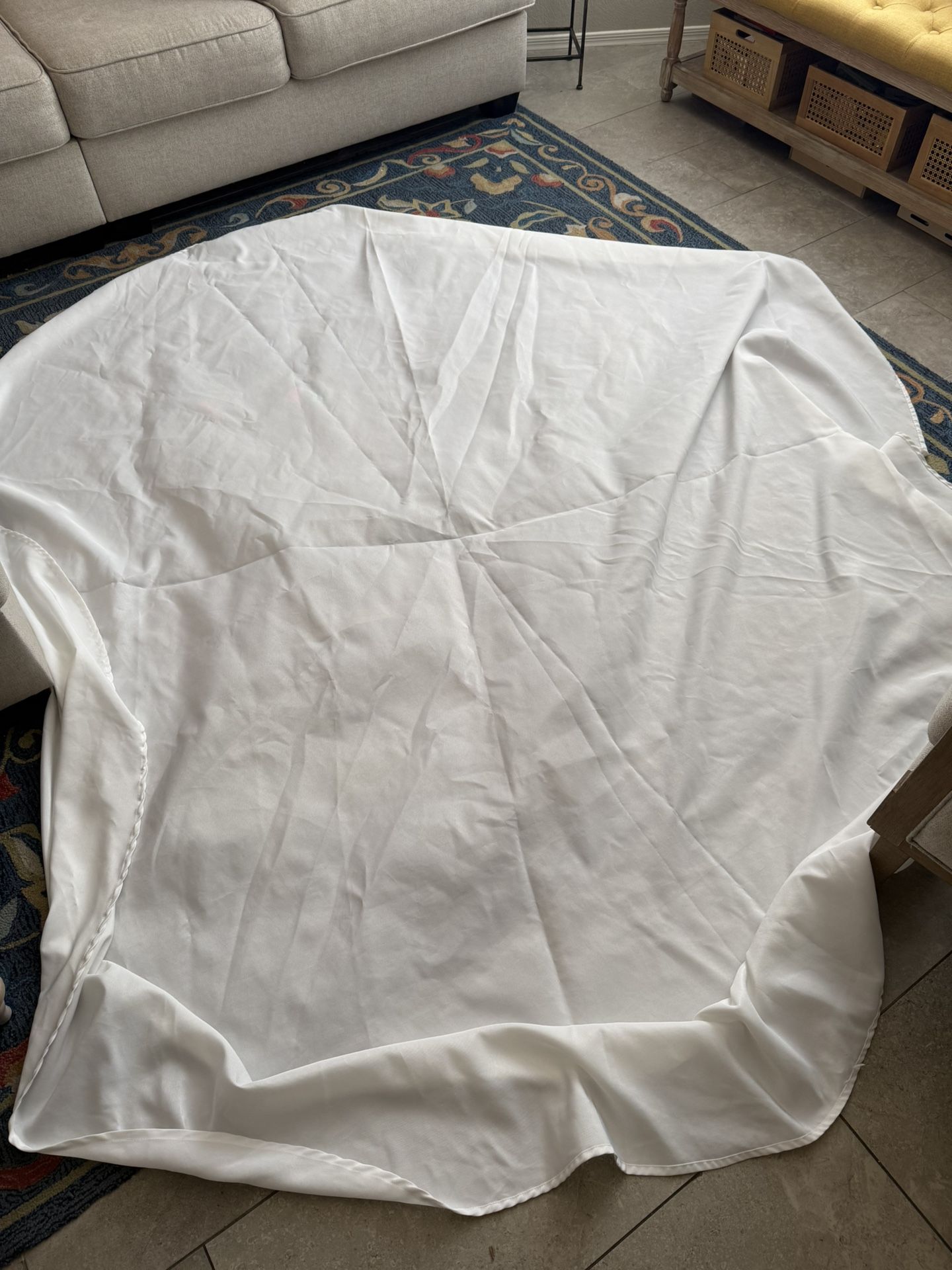 6 Extra Large Table Cloths $5 Per $30 Total