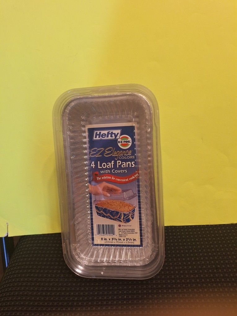 Hefty EZ Elegance Colors 4 Loaf Pans With Covers-$8.00