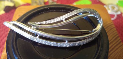 SARAH COVENTRY LOOP PIN