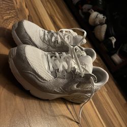 Grey nike airmax’s 