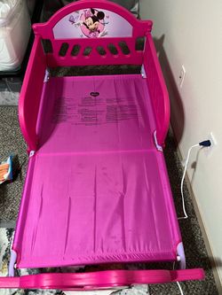Delta Children Minnie Mouse Toddler Bed