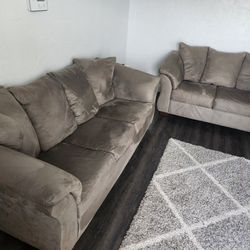 Good Quality And Clean Sofa 2 And 3 Seats