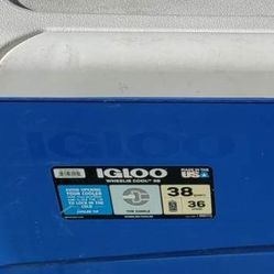 Igloo Cooler With Wheels And Handle 