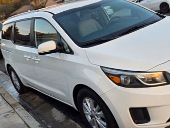 2016 KIA Sedona