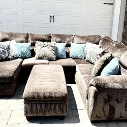 Gorgeous Grey Sectional Sofa