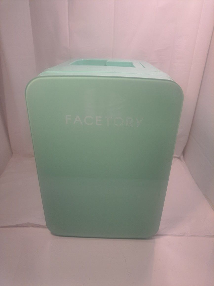 Facetory Beauty Mini Fridge-Color: Mint 13x9 11½ Deep