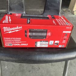 M12 12-Volt Lithium-Ion Cordless Bluetooth Jobsite Speaker with PACKOUT Compatibility