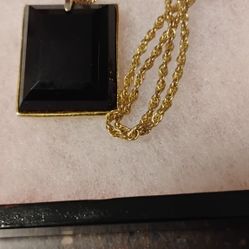 KENNETH J LANE BLACK GLASS PENDANT & CHAIN