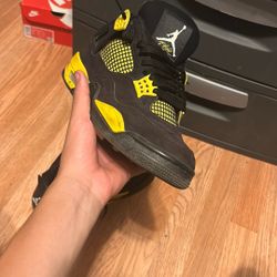 Jordan 4s