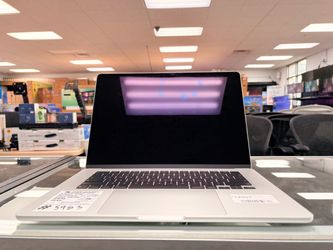 MacBook Air 15 inch M5 24gb 1 TB- With Warranty and Financing