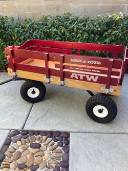 Classic Radio Flyer Wagon - Great condition!