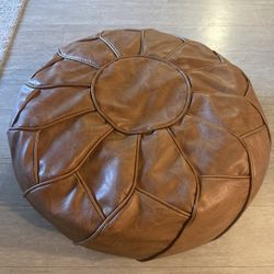 Moderner faux leather pouf