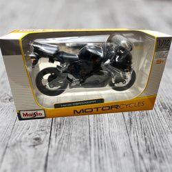 Maisto 1/12 Motorcycles - Honda CBR100RR