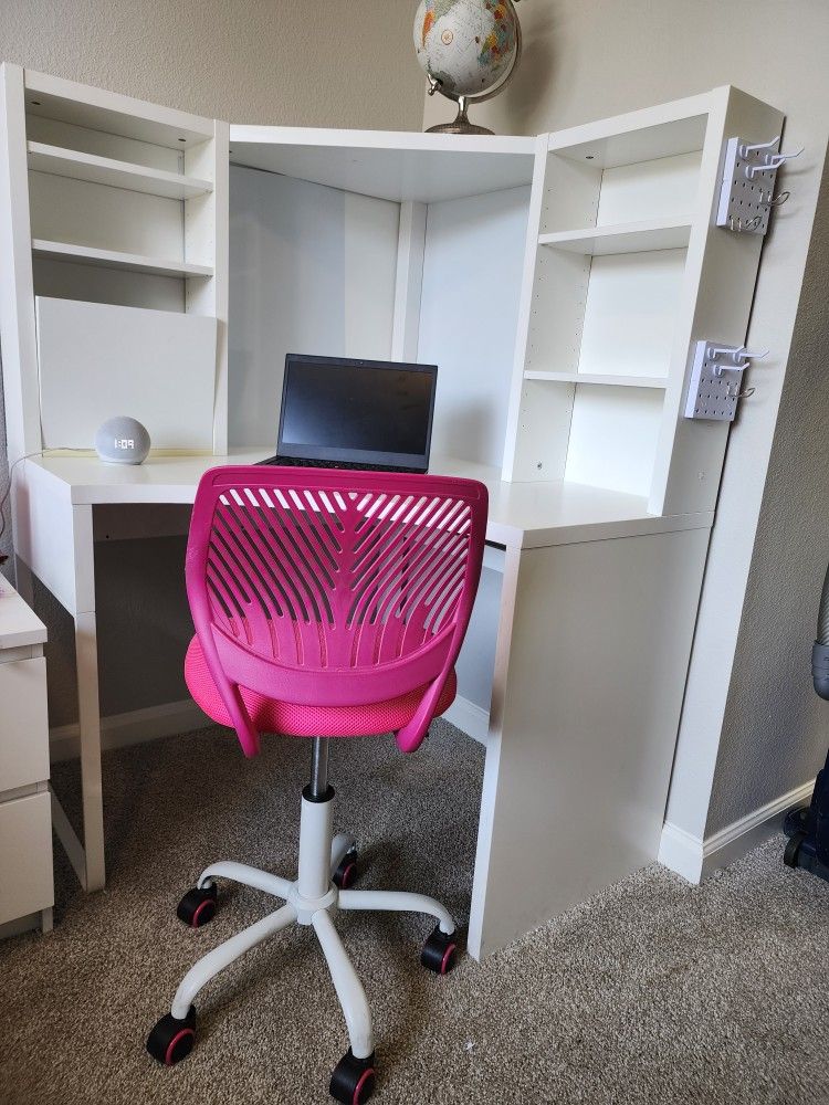 White IKEA MICKE Corner Desk