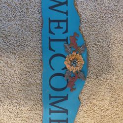 Wooden Welcome Sign With Metal Floral Detail 