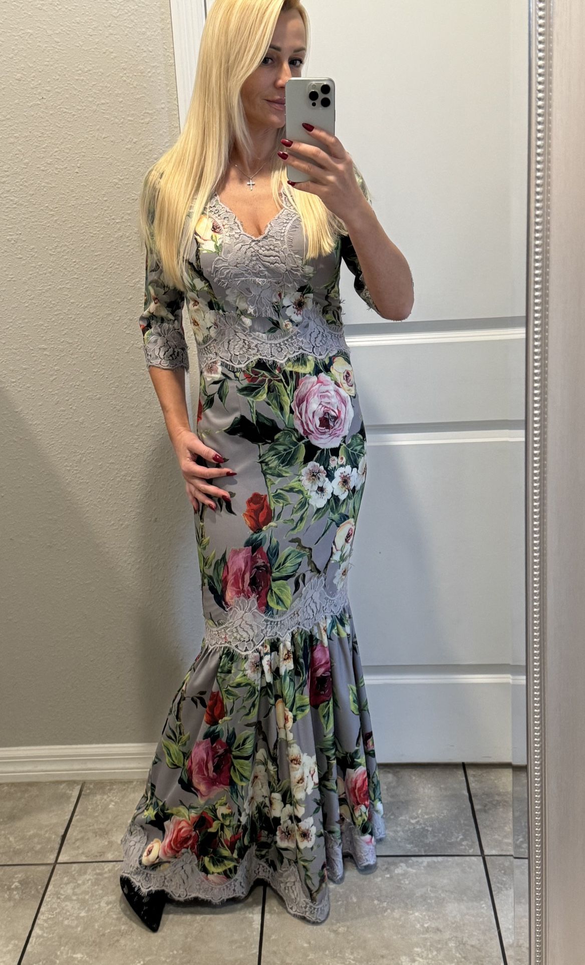 Floral Lace Mermaid Maxi Dress – Elegant & Feminine