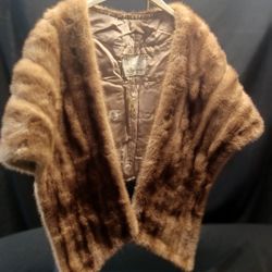 Real Mink Shawl – Brown/Beige – Elegant Vintage with Pockets