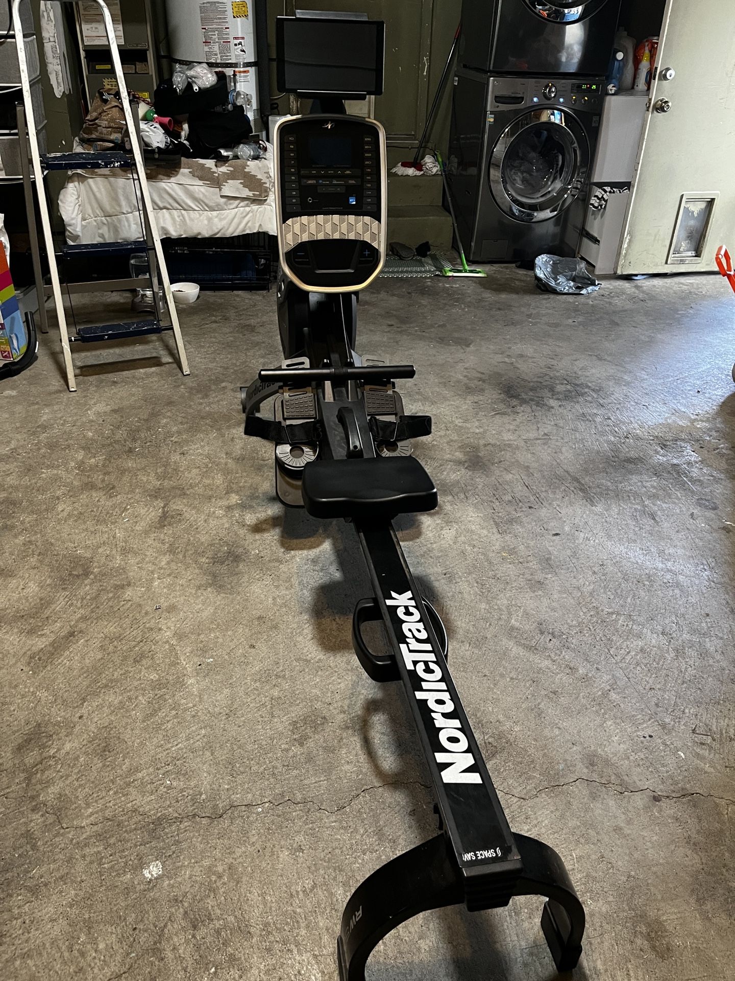 Nordic Rowing Machine Black