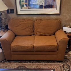 Couch Like new 