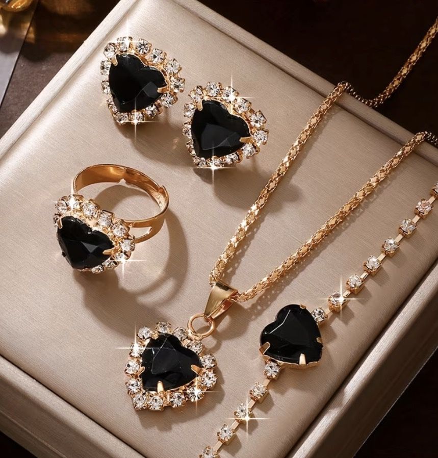 Новая женская бижутерия