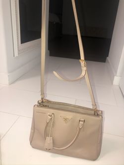 100% Authentic Prada Galleria bag (serious inquires only!)