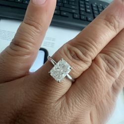 1.5 ct Radiant Cut Moissanite