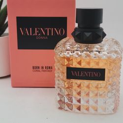 Valentino
 
Donna Born in Roma Coral Fantasy Eau de Parfum

3.4 fl (USED)