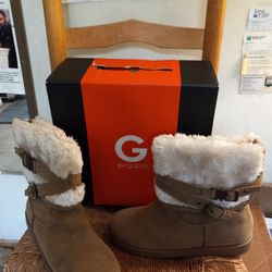 MACY'S GUESS DESIGNER  FUR  BOOTS 👢