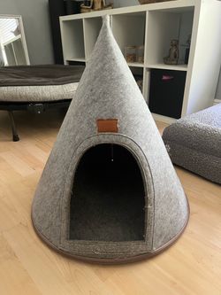 23"D Teepee Style Felt Cat or Small Dog Bed Cave House